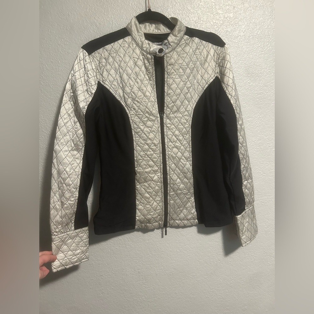 Anatomie Silver/Black Lightweight
Quilted Jacket. - Picture 7 of 8